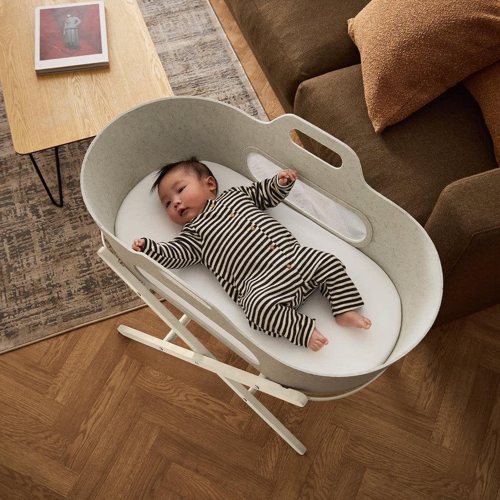 SnüzBaskit Barley Moseskorb & Cashmere Ständer Set