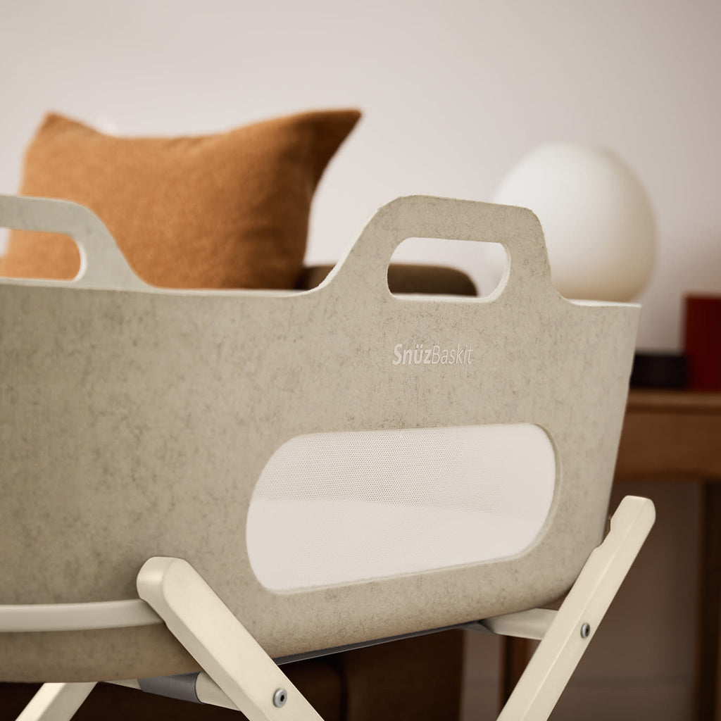 SnüzBaskit Barley Moseskorb & Cashmere Ständer Set