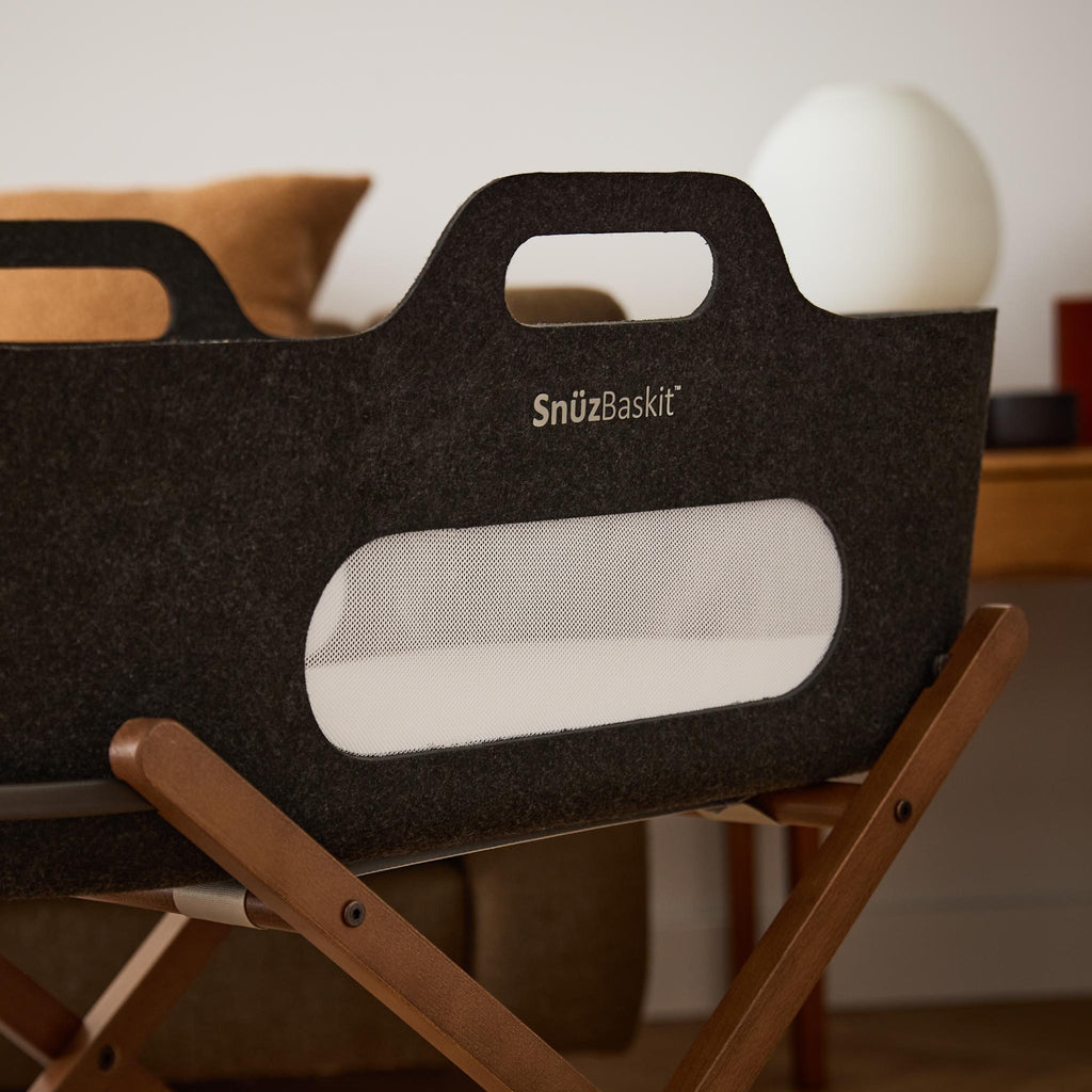SnüzBaskit Graphite Moseskorb & Walnut Ständer Set