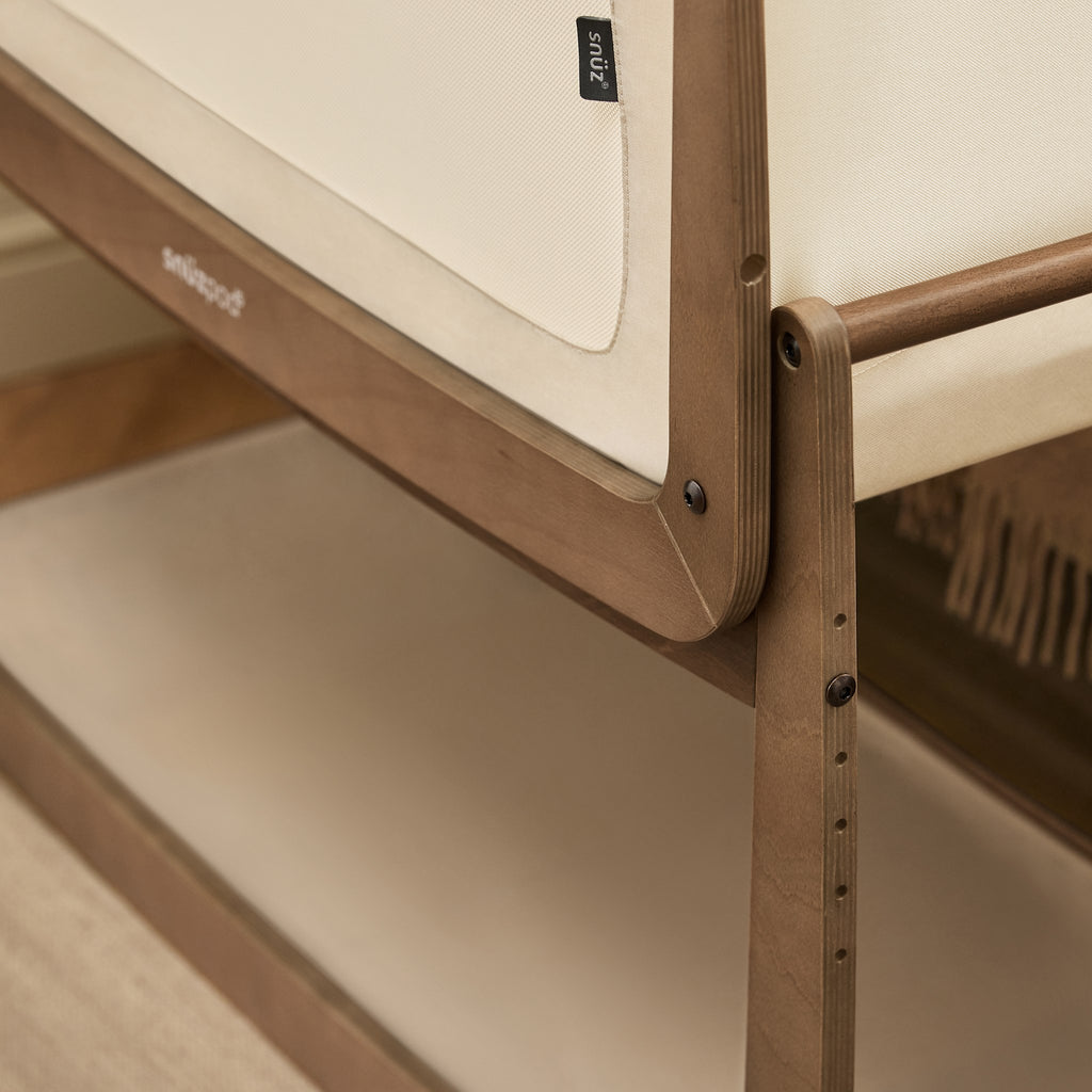 SnüzPod5 Beistellbett - Walnut