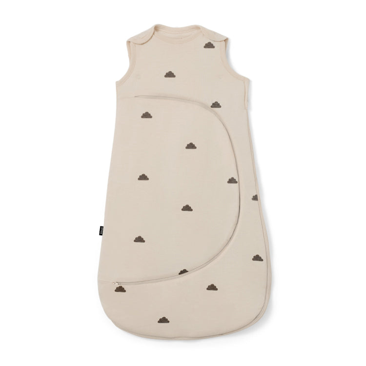 SnüzPouch Babyschlafsack 0-6 Monate 0,5 Tog - Sand Cloud